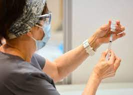 La vaccination progresse bien au québec, dans tous les groupes d'âge, sauf chez les 18 à 39 ans. La Vaccination S Ouvre Aux 18 Ans Et Plus Au Quebec Covid 19 Actualites Le Soleil Quebec