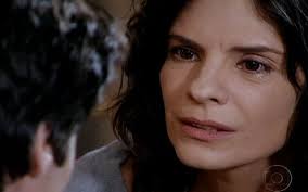 Teodora diz a Quinzé que o filho que ela espera não é dele