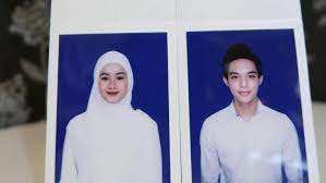 Desain modern geometri ini juga dapat anda selaraskan dengan tema pernikahan. Syarat Dan Tips Foto Buku Nikah Yang Wajib Kamu Ketahui