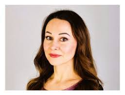 Sarah Pass's Instagram, Twitter & Facebook