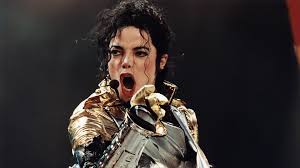 « michael jackson est mort à l'âge de 50 ans ». Michael Jackson Genere Des Revenus Pres De 10 Ans Apres Sa Mort Loop Haiti