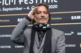 The actor will be replacing depp in the role of gellert grindelwald in the upcoming film and the. Johnny Depp Tells Fans He Hopes For Better Times In 2021