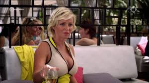 Bouwcenter nelemans, +2 more avans plus, +6 more rick machielse. Lone Van Roosendaal Vidcaps
