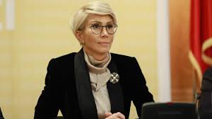 Ministerul muncii amână pentru anul viitor majorările salariale pentru bugetarii din educaţie, sănătate, poliţie şi armată, promise prin noua lege a salarizării. Exclusiv Legile Puterii Raluca Turcan Detalii Despre Legea SalarizÄƒrii Unitare Ce Sporuri Vor Fi TÄƒiate