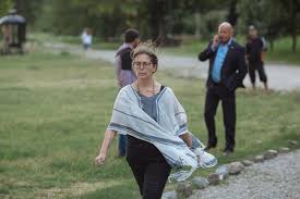 Poetul mircea dinescu a avut o ieşire nervoasă, joi seara, în direct la realitatea tv, după o dezbatere aprinsă cu jurnalista andreea pora. A Murit SoÈ›ia Lui Mircea Dinescu