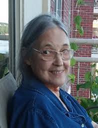 Elizabeth Compton's Instagram, Twitter & Facebook