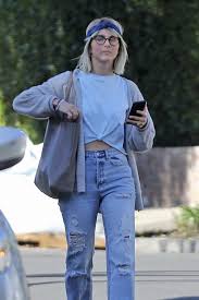 Watch julianne hough wake up at 5 am looking flawless. Julianne Hough Makeup Free 01 27 2019 Celebmafia