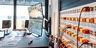 Bundesrat — bundesrat, im deutschen reiche die aus 58 vertretern der bundesstaaten gebildete versammlung, welche mit dem reichstage die reichsgesetzgebung ausübt, zugleich aber auch. Bundesrat Bundesrat Twitter