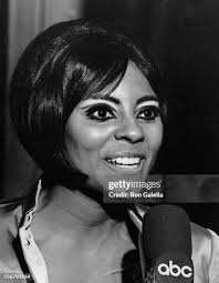 1,466 Leslie Martin Photos & High Res Pictures