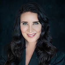 Gina Otto's Instagram, Twitter & Facebook