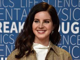 Young and beautiful* (оригинал lana del rey (лана дель рей)). Lana Del Rey Drops A Sublime Cover And Reveals A Dramatic New Hair Look Vogue