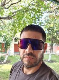 That new new 🤩✨😎 Who else wants to rock the new @oakleybike Sutro Lite?!  🙋🏻‍♀️ Now I just need to convince them to make pink ones... #newnew  #oneobsession #noshortcuts #letsgo