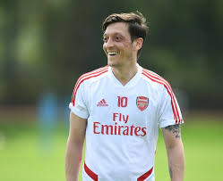 Mesut ozil haber ve haberleri! Mesut Ozil S Brother Drops Huge Social Media Hint Over Arsenal Star S Future Mirror Online