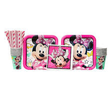 We stopped by the other day to see some of our favorite disney pals and enjoy a dazzling dinner party filled with holiday cheer. Minnie Mouse Happy Helpers Birthday Party Supplies Pack For 16 Guests Straws 16 Dinner Plates