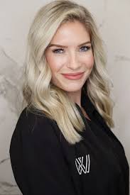 Ashleigh Chambers's Instagram, Twitter & Facebook