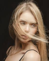 Model Book @stephanyricop 1/3 Quiero mostrarles en los siguientes 3 post,  la versatilidad en la realización de un Book en estudio. Mostrando 3  esquemas de iluminación básicos, con 2 luces y algunos