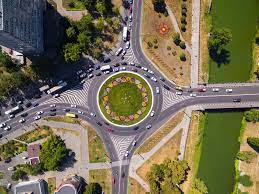 Everything You Need To Know About Navigating A Roundabout - Fix Auto Usa