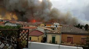 Jun 15, 2021 · un incendio si è sviluppato intorno alle 9 nella riserva naturale pineta dannunziana a pescara. Pescara L Incendio A San Silvestro Danneggiate Dal Fuoco Diverse Abitazioni