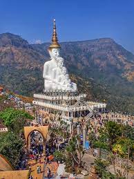 ว ดพระธาต ผาซ อนเเก ว จ เพชรบ รณ ส กการะพระบรมสาร ร กธาต ท เจด ย พระธาต ผาซ อนแก ว และมหาว หาร พระพ ทธเจ า 5 พระองค ต วอาคารม พระพ ทธเจ า โบราณสถาน เม อง