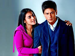 Shah rukh khan's wife and interior designer gauri khan, on wednesday, walked down the memory lane and treated fans with a throwback photo of the star couple on social media. 10 Pflicht Bollywoodfilme Die Ihr Euch Unbedingt Anschauen Musst Kino De