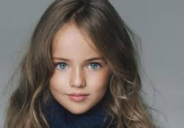 Tout le monde a déjà vu le visage angélique de celle qui a été désignée comme la petite fille la plus jolie du monde ! La Plus Belle Fille Du Monde N A Que 9 Ans Czam Fr