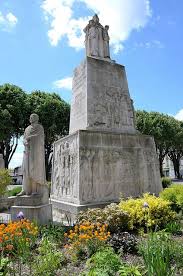 Soissons Aisne Monument Aux Morts Place Fernand Marquigny Landmarks Building Settings