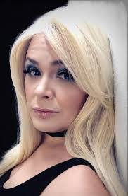 Angela Seeger's Instagram, Twitter & Facebook