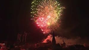 Seit jeher ist es tradition diesen tag mit feiern und partys zu begenen. Trockenheit Stadt Baden Verhangt Feuerwerksverbot