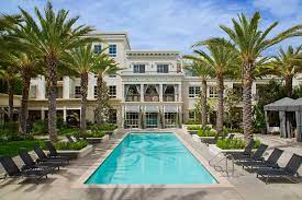 At the americana, you're in the midst of every convenience yet you can still live in a world of your own. The Americana At Brand Luxury Apartments Glendale Ca Apartments Com