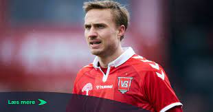 Pierre bengtsson (born 12 april 1988) is a swedish professional footballer who plays as a left back for vejle bk on loan from copenhagen. Kontroversiel Udmelding Af Bengtsson Skaber Vrede Bedre Du Var Blevet I Fck