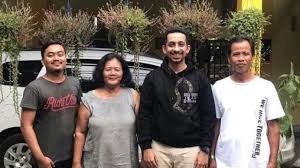 Rabu, 11 november 2020 13:09. Habib Husein Wajah Pemuda Keturunan Rasulullah Saw Yang Penuh Toleransi