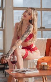 Bruna Ungaretti - Free nude pics, galleries & more at Babepedia