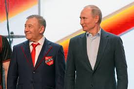 Аркадий ротенберг дал главному редактору mash максиму иксанову трёхминутное интервью, в котором назвал себя бенефициаром «дворца путина» на мысе идокопас. Putin Prisvoil Predsedatelyu Pravleniya Fhr Rotenbergu Zvanie Geroya Truda Chempionat