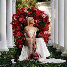 Piranha também ama piranha também chora piranha. Pabllo Vittar Ama Sofre Chora Lyrics Genius Lyrics
