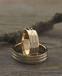 Traditional Wedding Band By Weddingringsstore Minimalist Wedding Ring 5mm With Two Tone Gol In 2020 Minimalist Wedding Rings Mens Gold Wedding Band Mens Wedding Rings
