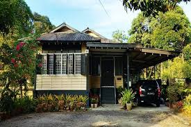 Contoh desain rumah panggung model tradisional terbaru. 9 Contoh Rumah Kampung Yang Cantik Berbagai Desain Bikin Tenteram