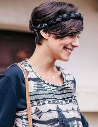 Coupe très courte pour femmes coiffure très courte pour femmes coiffage vers. Coiffures Pour Cheveux Courts Toutes Nos Idees Mahasoa