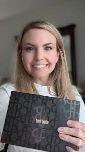 A rose quartz eye is the perfect easy Sunday look. All you need is the  Crystal Drama Eye Shadow Palette + an Eye Shadow Brush:  https://bbrwn.co/2HCtfDL