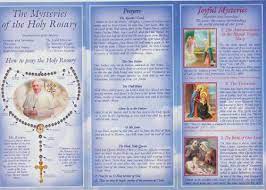 It begins with the apostles' creed , which summarizes the great mysteries of the catholic faith. Pope Francis How To Pray The Rosary Pamphlet With Holy Card And He Lives Cross Bookmark Buy Online In Dominica At Dominica Desertcart Com Productid 13088030