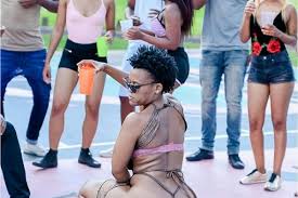 Zodwa wabantu puts her pub*c hair on display as she shows her acrobatic skills with impressive handstand south african dancer Zodwa Wabantu And Lionel Messi