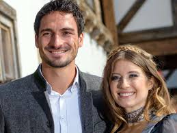 See more ideas about mats hummels, hummel, mr perfect. Bvb Gewinnspiel Von Mats Hummels Wirkt Wie Eine Rache Fur Seine Frau Bvb