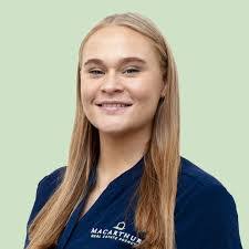 Isabella Cooper's Instagram, Twitter & Facebook