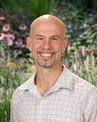 Sheena Morin's Instagram, Twitter & Facebook