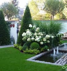 16 Idees De Jardin Avant Avec Des Roches Cour Avant Jardin101 Com En 2020 Beaux Jardins Idee Jardin Paysagiste Idees Jardin