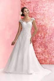 Brautkleider galerie mit den schönsten brautkleidern von jessie k aus dem haus trés chic bridal. N 7372 Jessie K Brautkleid Mit Voluminosem Rock Aus Vielen Tulllagen Wedding Dresses Ivory Wedding Dress Adding Cap Sleeves To Wedding Dress