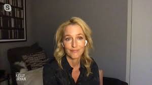 Gillian welcomed piper with her first husband clyde klotz who is a canadian art. Gillian Anderson S Kids Have Gone Back To School Youtube