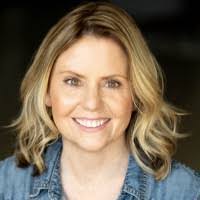 Kelly Horton's Instagram, Twitter & Facebook