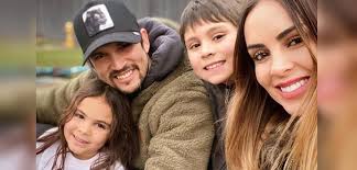 Mira mis 103 fotos aquí!! Mark Gonzalez Y Maura Rivera Dedicaron Tiernos Textos A Su Hija Luciana