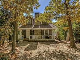 23697 Hillside Dr Crestline Ca 92325 Mls Ev18257744 Zillow Cottage In The Woods Building A Garage Crestline