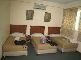 Like its nearby counterpart the ymca, wisma belia is also often mistaken for a youth hostel with rudimentary dormitory facility. Ymca Kl Picture Of The Ymca Of Kuala Lumpur Hostel Tripadvisor